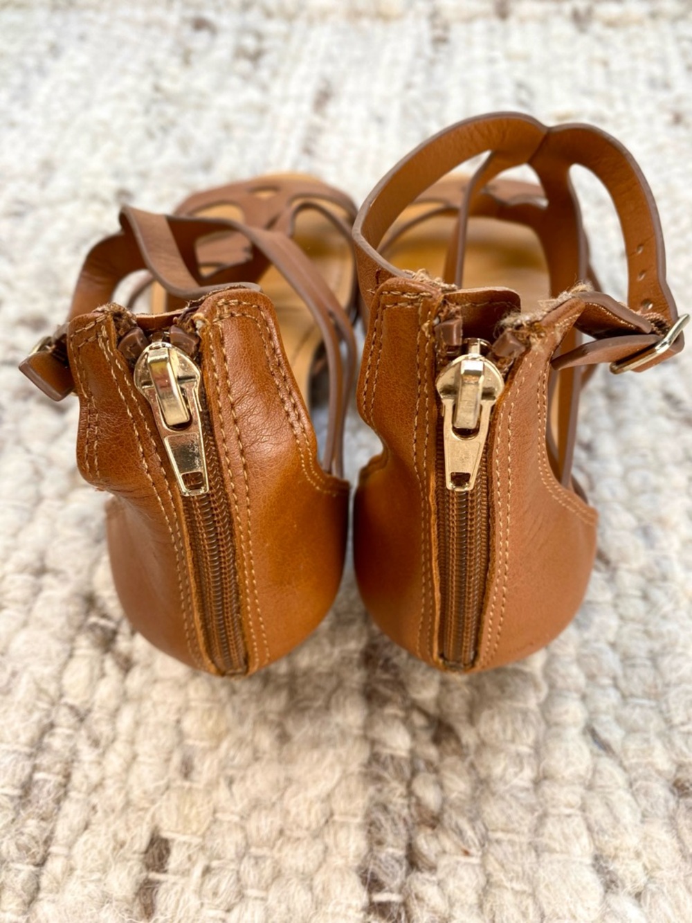 Madden Girl Dari Cognac Cutout Gladiator Flat Sandals, Size 7 - Picture 5 of 10